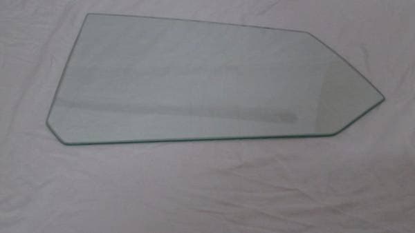 1970-1971 Ford Torino (Fairlane) 2 Door Hardtop Fastback Left Quarter Glass Q4326